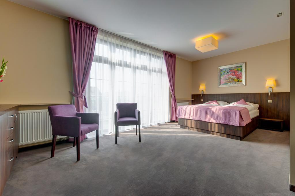 Hotel Figa Plewiska Стая снимка