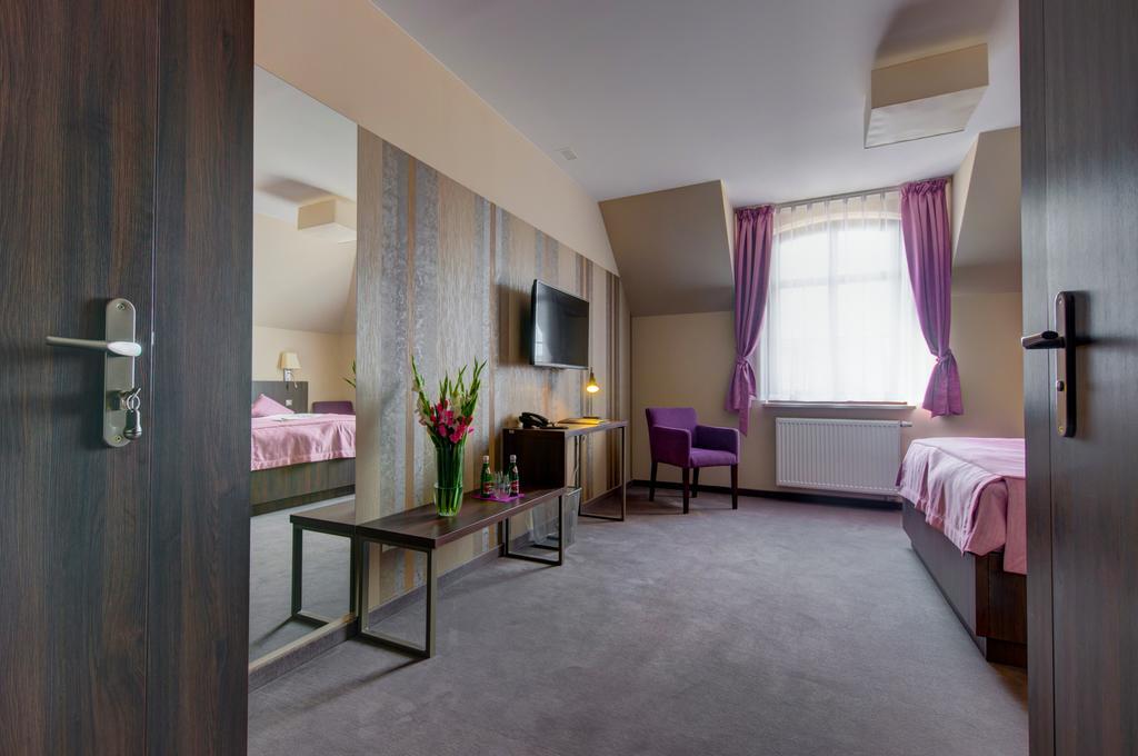 Hotel Figa Plewiska Стая снимка