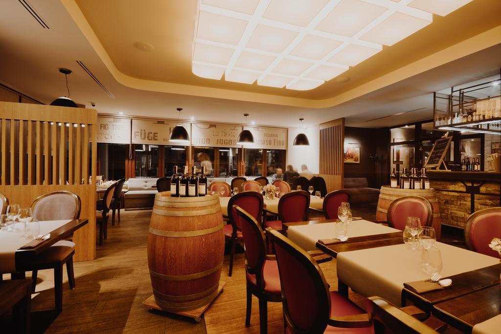 Hotel Figa Plewiska Екстериор снимка