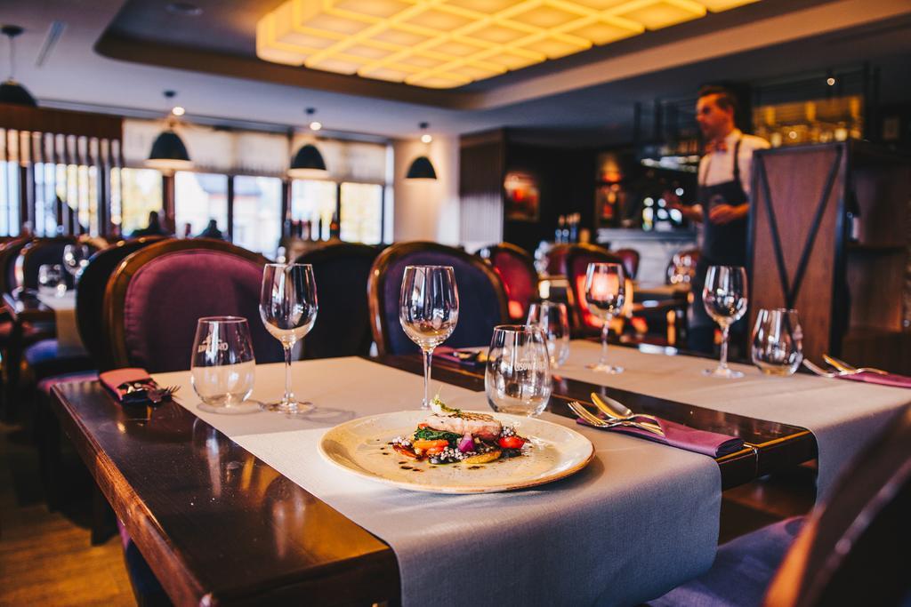 Hotel Figa Plewiska Екстериор снимка